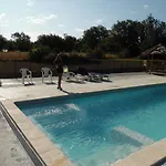 مكان تخييم Les Paillotes Payrac