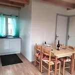 مكان تخييم Les Paillotes