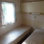 Les Paillotes مكان تخييم