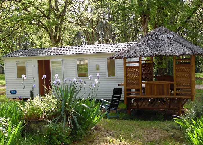 Les Paillotes Camping *